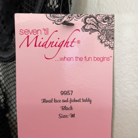 NEW W/ TAGS Floral Lace and Fishnet Black Teddy - Picture 7 of 9